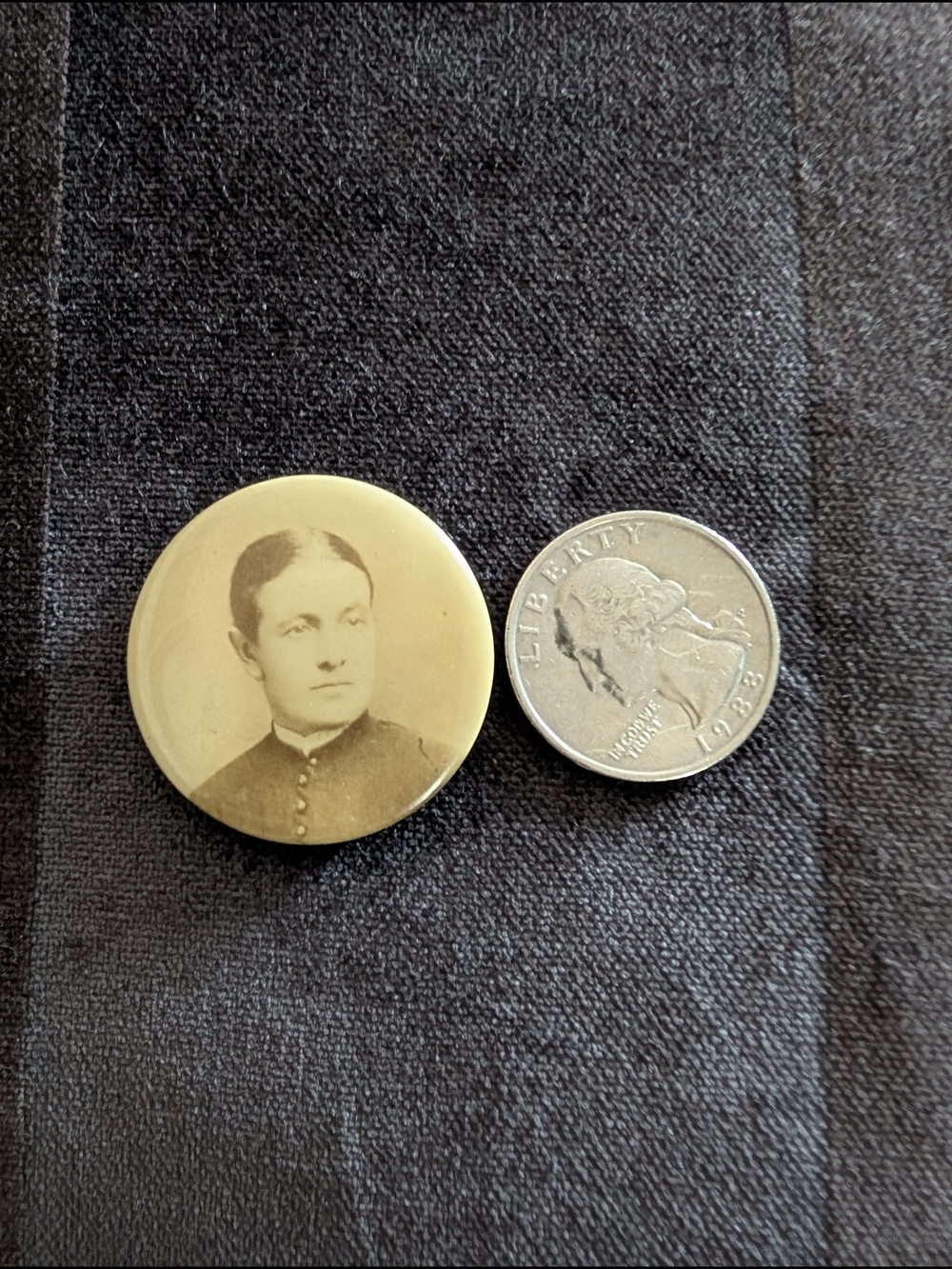 Antique Photo Button - Picture 3 of 4